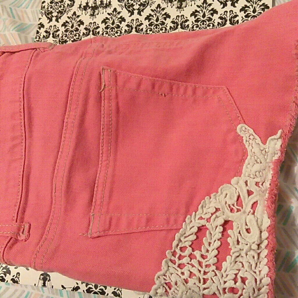 Shorts - Picture 2 of 3